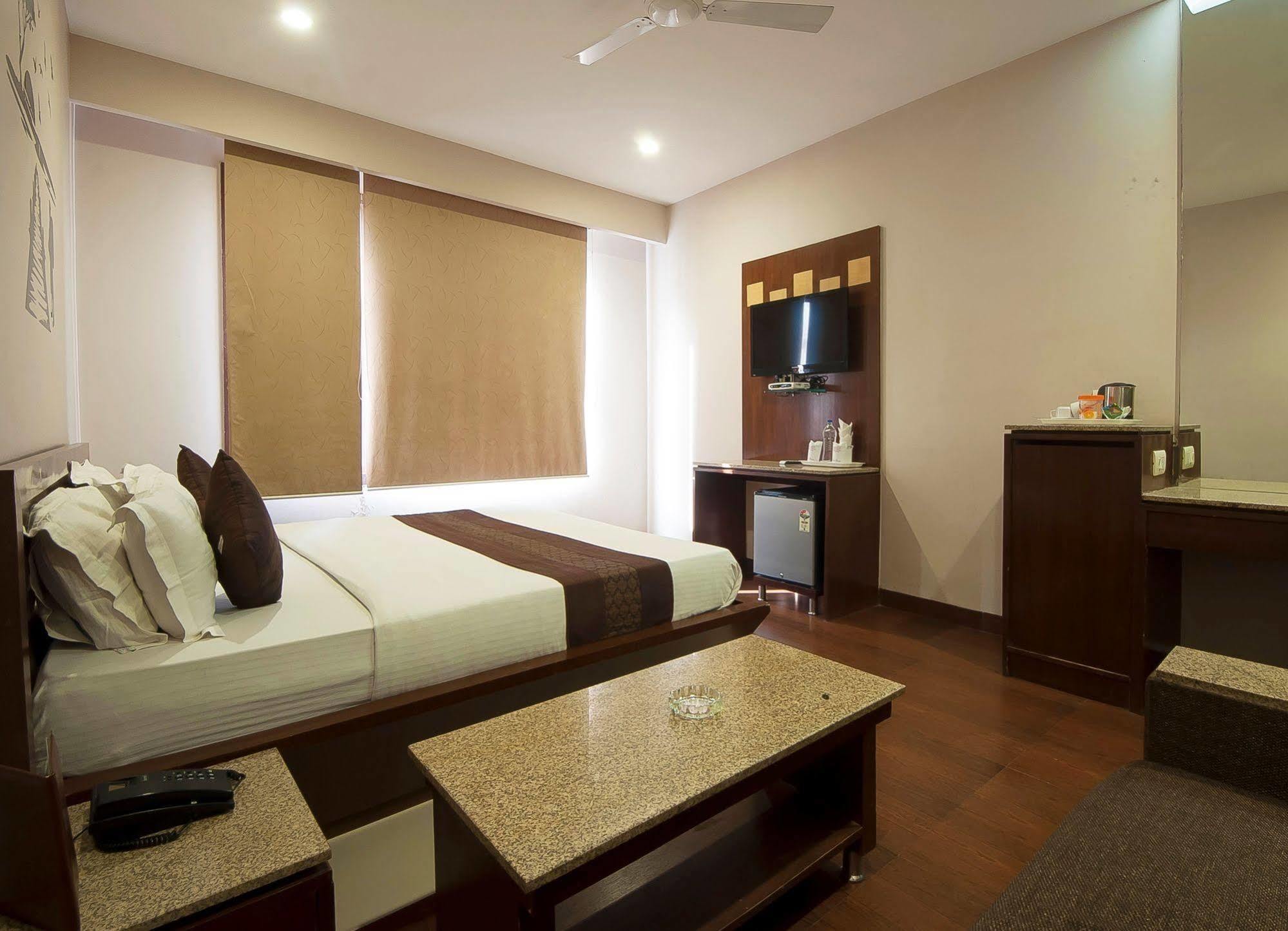 Fabhotel Basera Αμριτσάρ Εξωτερικό φωτογραφία