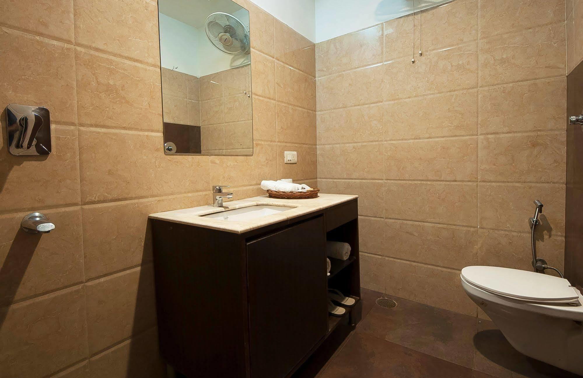 Fabhotel Basera Αμριτσάρ Εξωτερικό φωτογραφία